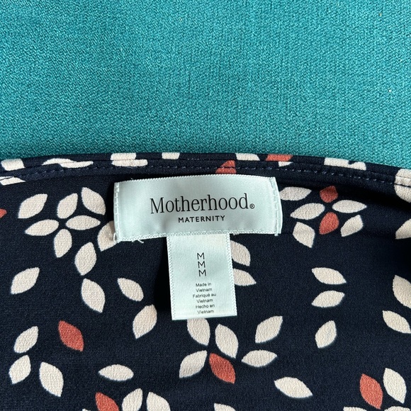 Motherhood Maternity Navy Patterned Wrap Dress Size Medium - Picture 3 of 6